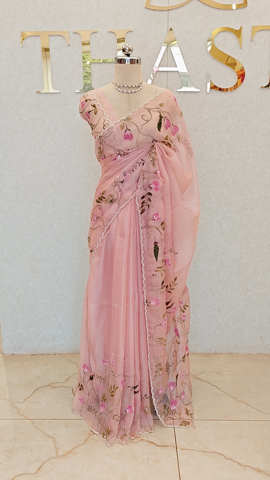 FLOWY ORGANZA SAREE
