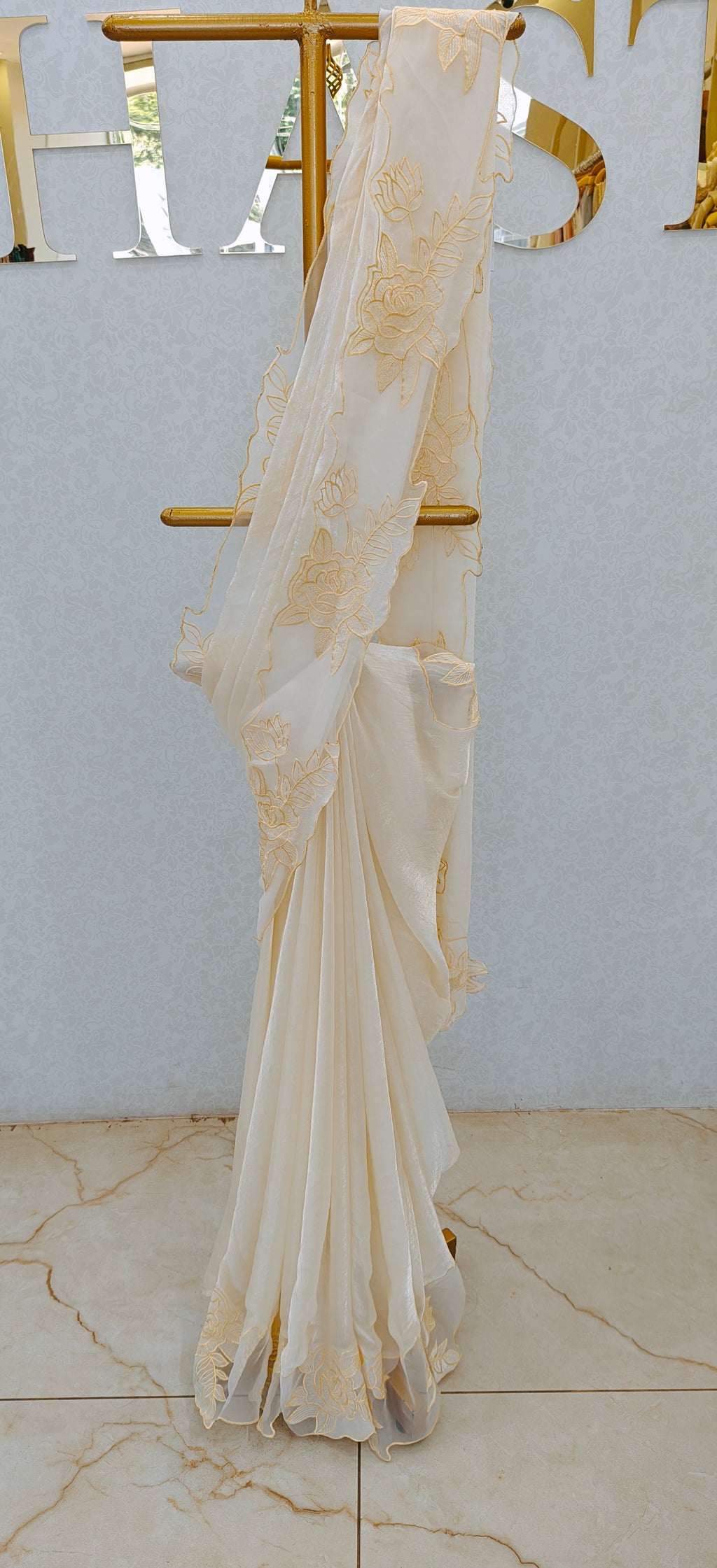 FLOWY ORGANZA SAREE