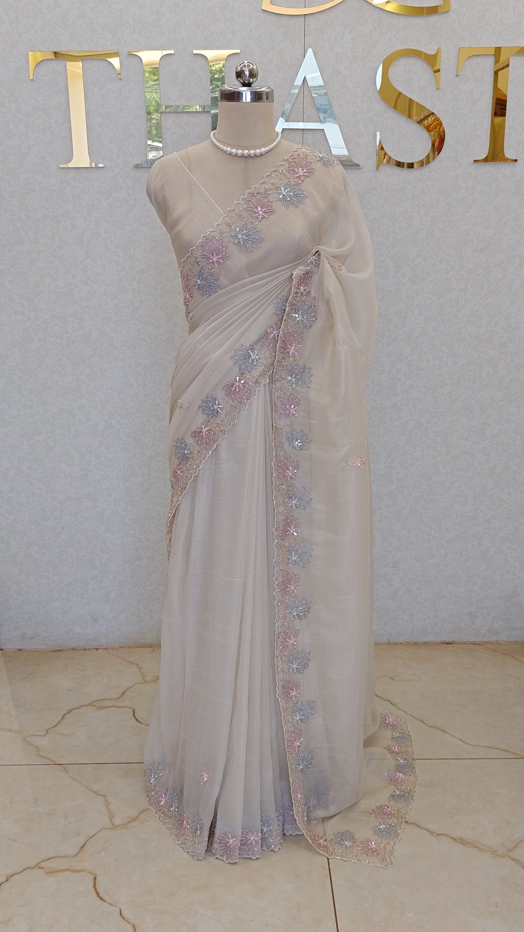 FLOWY ORGANZA SAREE