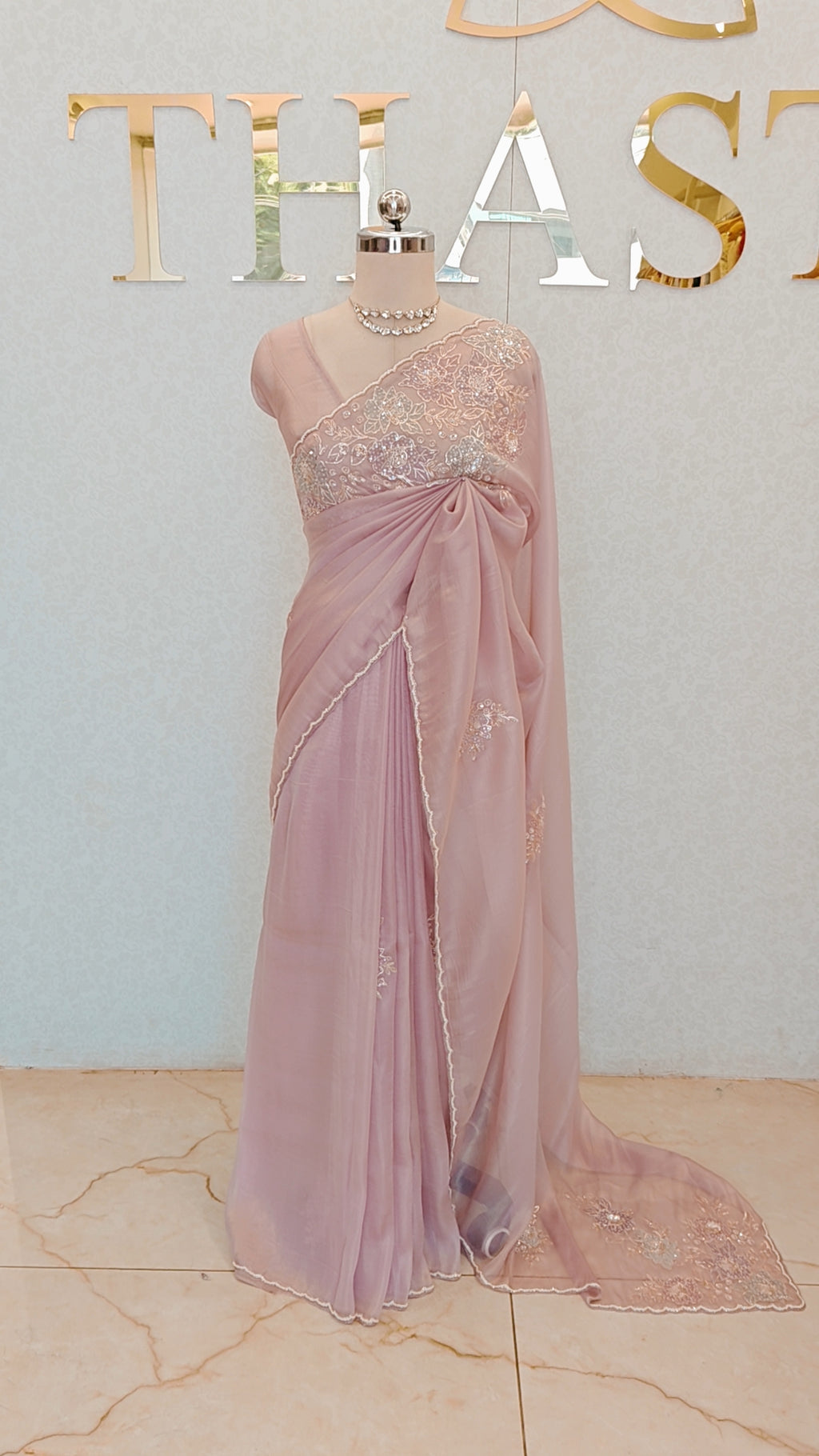FLOWY ORGANZA SAREE
