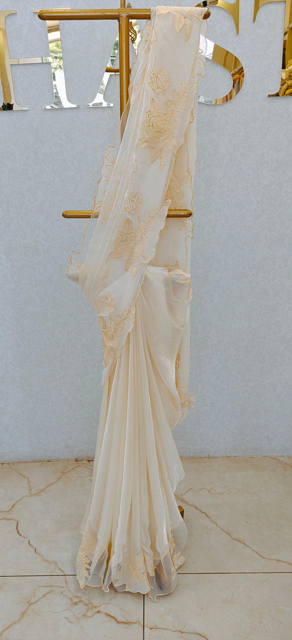 FLOWY ORGANZA SAREE