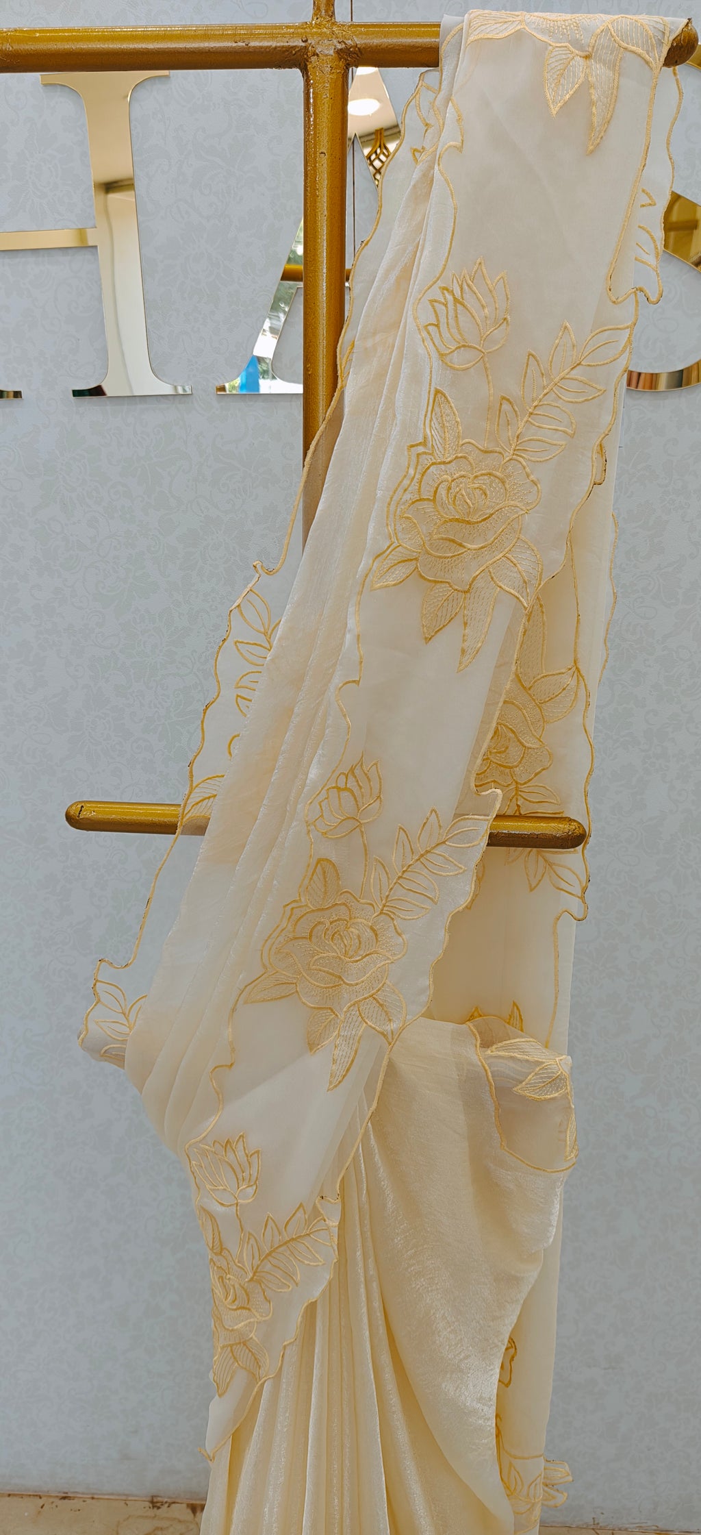 FLOWY ORGANZA SAREE