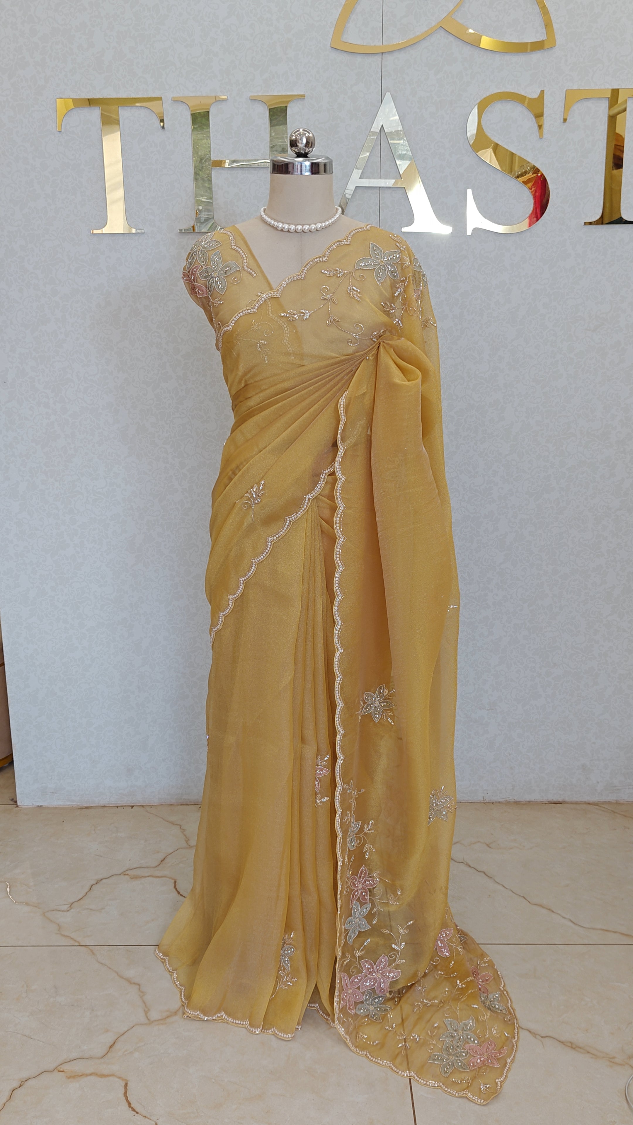 FLOWY ORGANZA SAREE