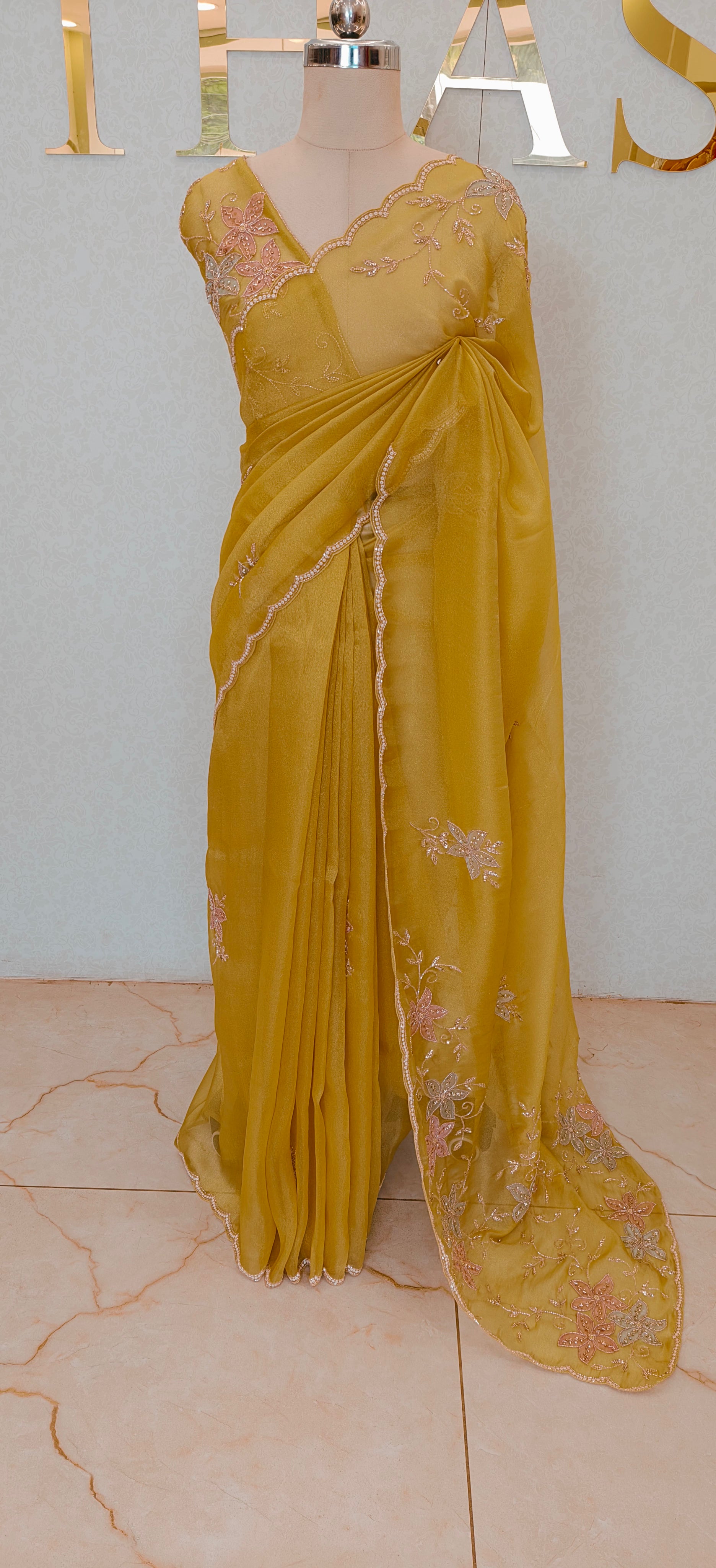 FLOWY ORGANZA SAREE